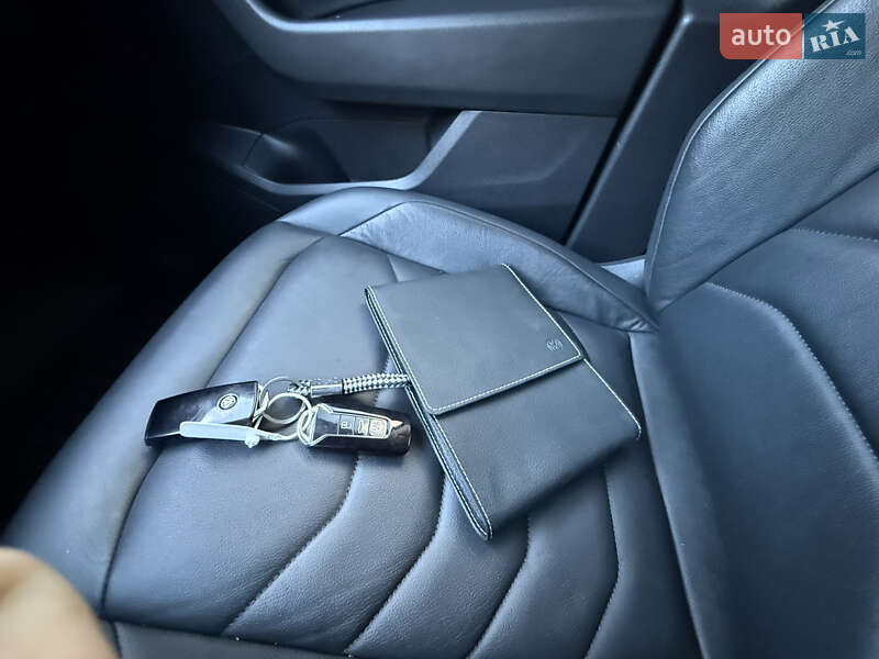 Внедорожник / Кроссовер Volkswagen Touareg 2018 в Одессе