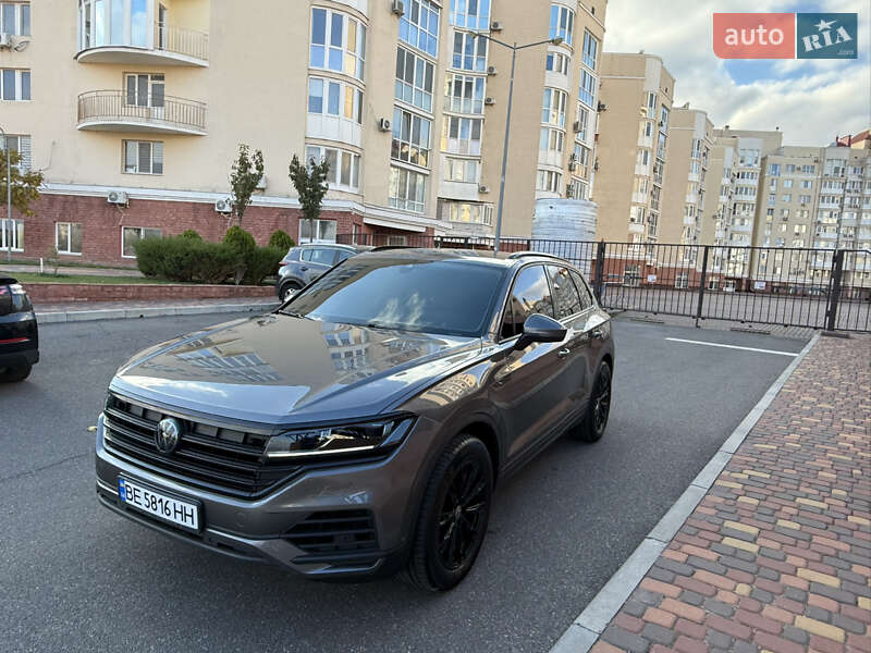 Внедорожник / Кроссовер Volkswagen Touareg 2018 в Одессе