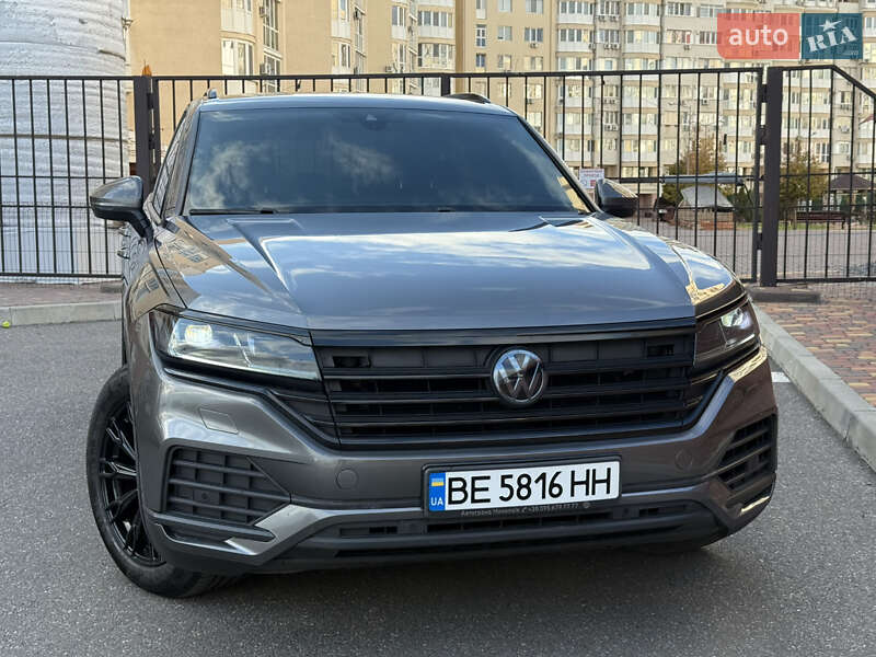 Внедорожник / Кроссовер Volkswagen Touareg 2018 в Одессе