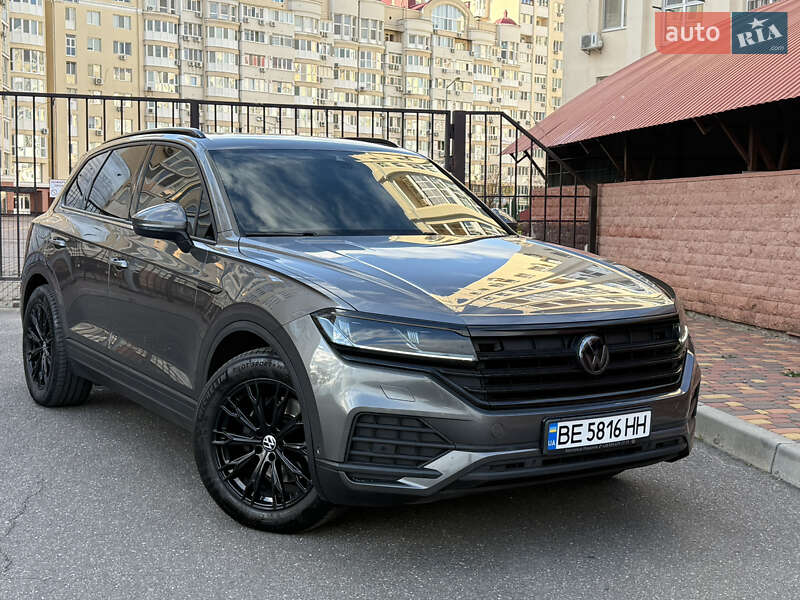 Внедорожник / Кроссовер Volkswagen Touareg 2018 в Одессе