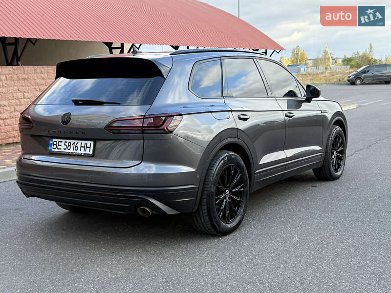 Внедорожник / Кроссовер Volkswagen Touareg 2018 в Одессе