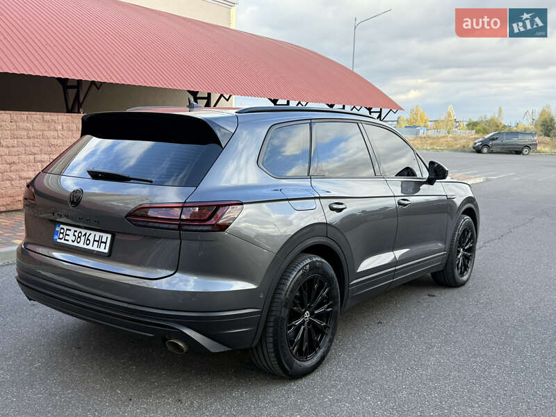 Внедорожник / Кроссовер Volkswagen Touareg 2018 в Одессе