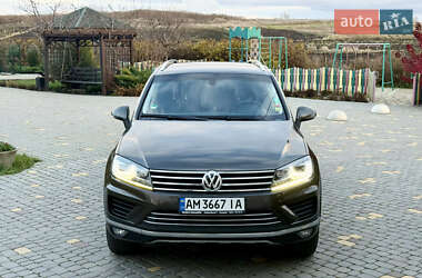 Внедорожник / Кроссовер Volkswagen Touareg 2014 в Бердичеве