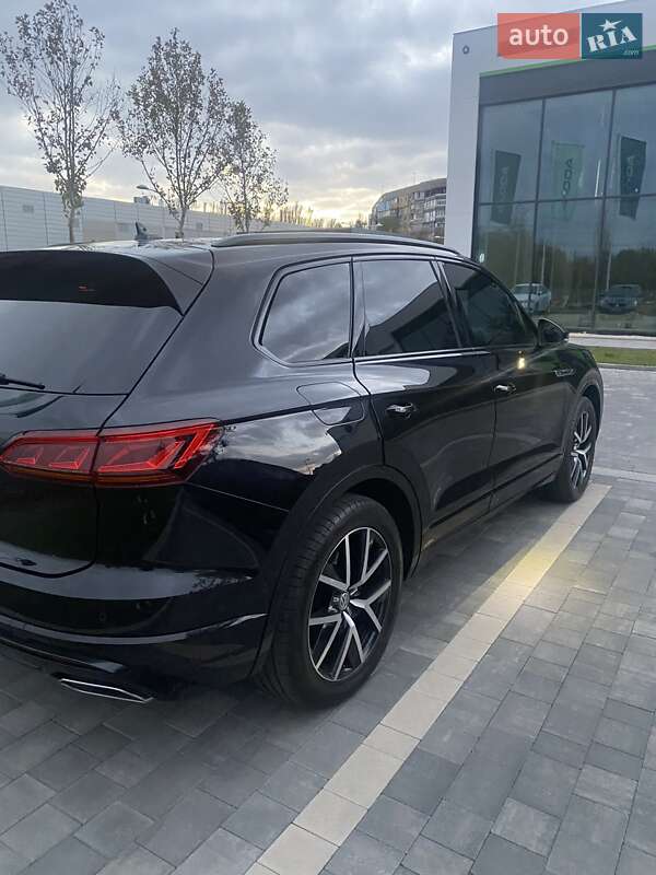 Внедорожник / Кроссовер Volkswagen Touareg 2018 в Кривом Роге