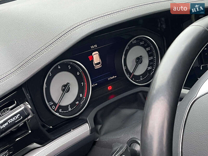 Внедорожник / Кроссовер Volkswagen Touareg 2019 в Киеве