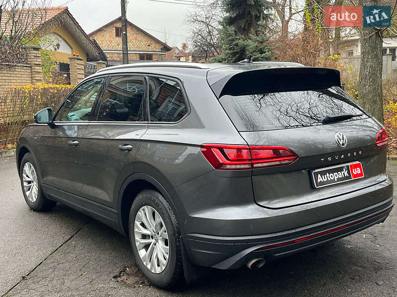 Внедорожник / Кроссовер Volkswagen Touareg 2019 в Киеве