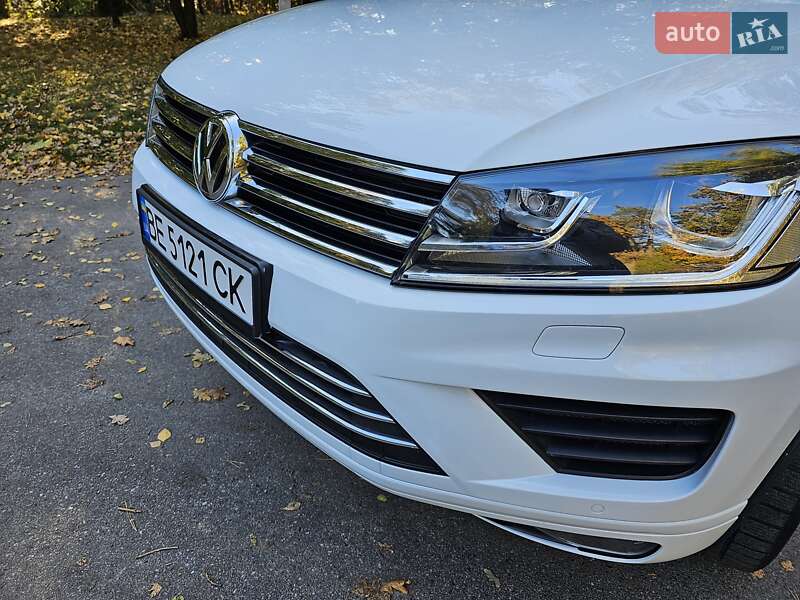 Внедорожник / Кроссовер Volkswagen Touareg 2013 в Броварах
