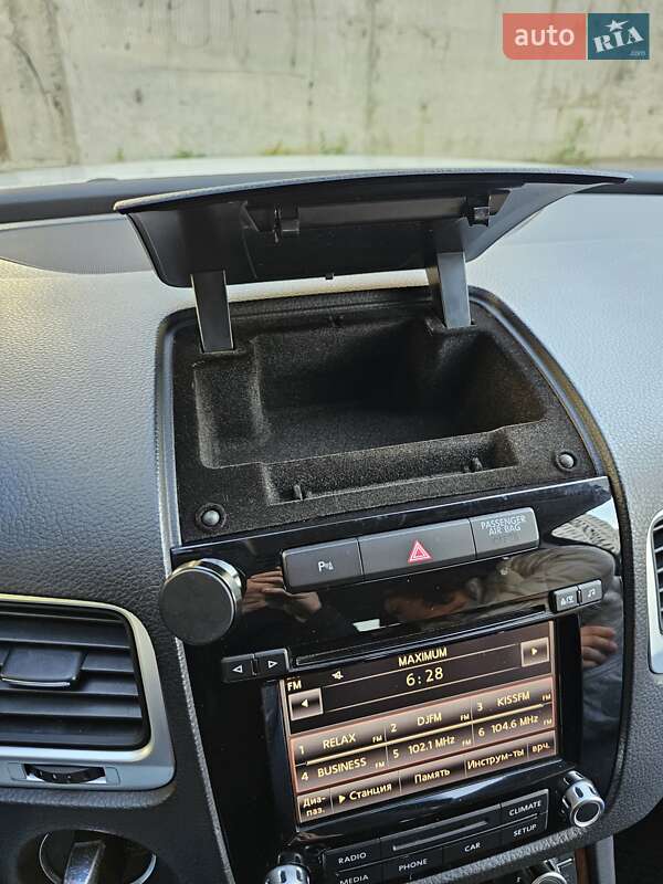 Внедорожник / Кроссовер Volkswagen Touareg 2013 в Броварах