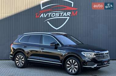 Позашляховик / Кросовер Volkswagen Touareg 2018 в Мукачевому