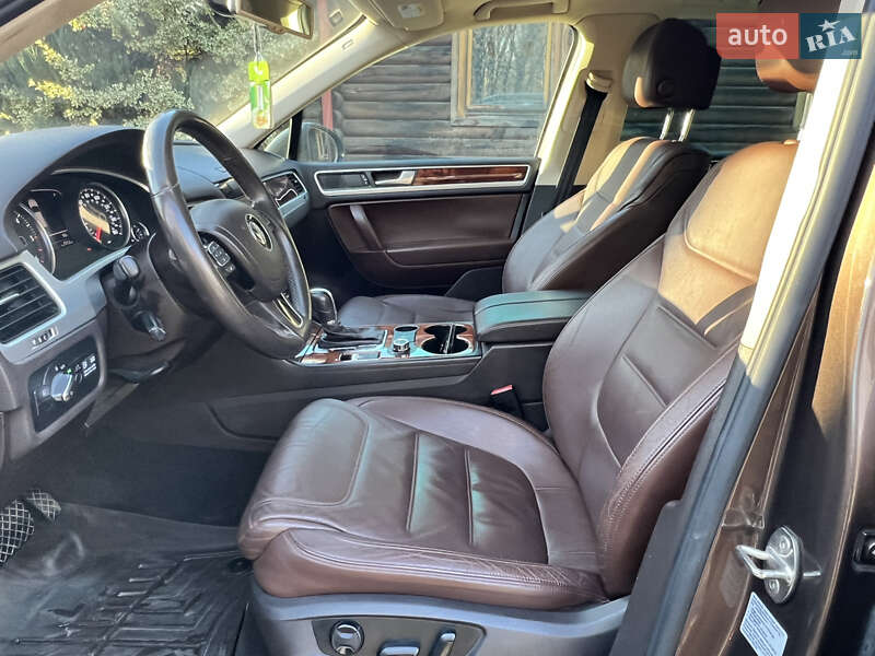 Внедорожник / Кроссовер Volkswagen Touareg 2012 в Трускавце