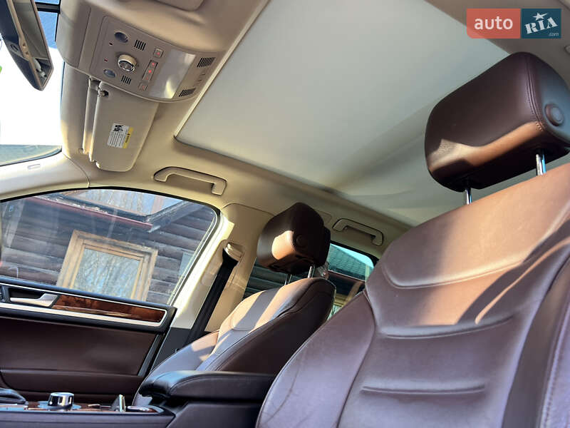 Внедорожник / Кроссовер Volkswagen Touareg 2012 в Трускавце