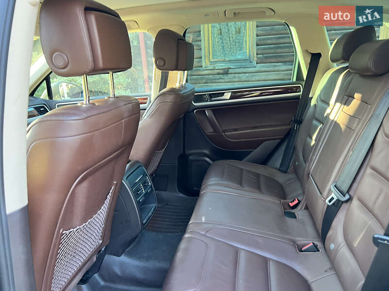 Внедорожник / Кроссовер Volkswagen Touareg 2012 в Трускавце