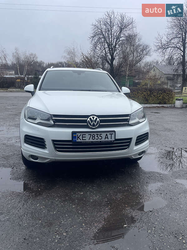 Позашляховик / Кросовер Volkswagen Touareg 2012 в Кам'янському