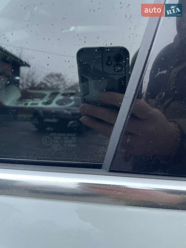 Позашляховик / Кросовер Volkswagen Touareg 2012 в Кам'янському