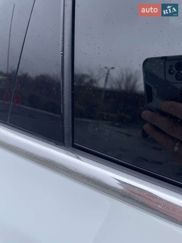 Позашляховик / Кросовер Volkswagen Touareg 2012 в Кам'янському