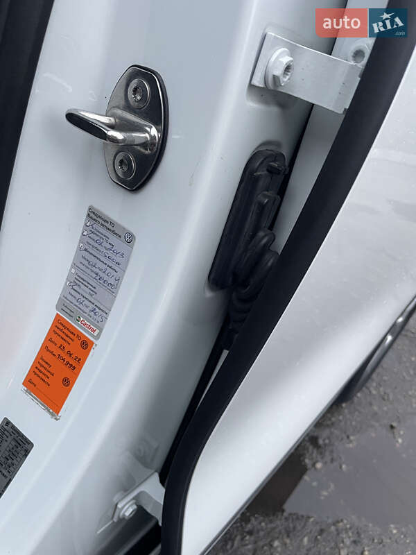 Позашляховик / Кросовер Volkswagen Touareg 2012 в Кам'янському