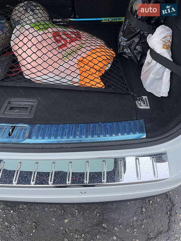 Позашляховик / Кросовер Volkswagen Touareg 2012 в Кам'янському