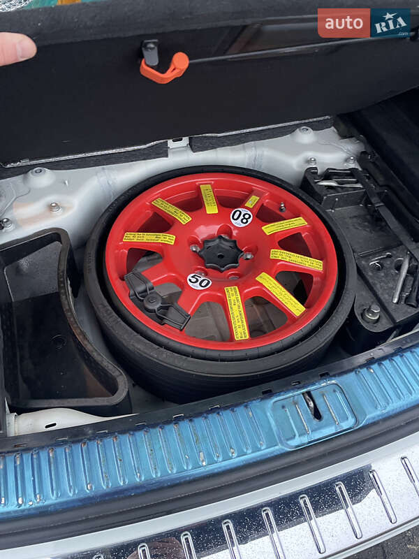 Позашляховик / Кросовер Volkswagen Touareg 2012 в Кам'янському