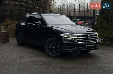 Внедорожник / Кроссовер Volkswagen Touareg 2019 в Киеве