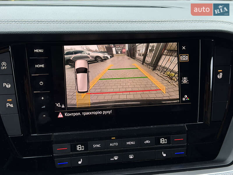 Внедорожник / Кроссовер Volkswagen Touareg 2019 в Киеве