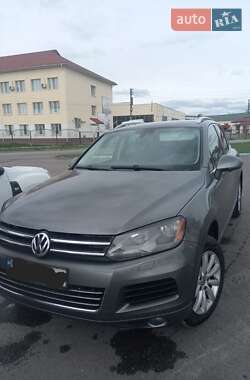 Внедорожник / Кроссовер Volkswagen Touareg 2013 в Володарке