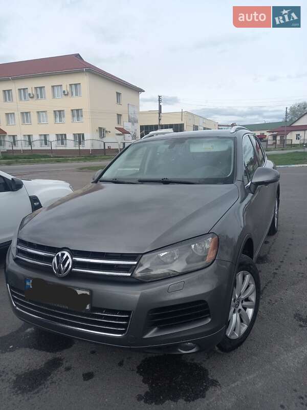 Внедорожник / Кроссовер Volkswagen Touareg 2013 в Володарке