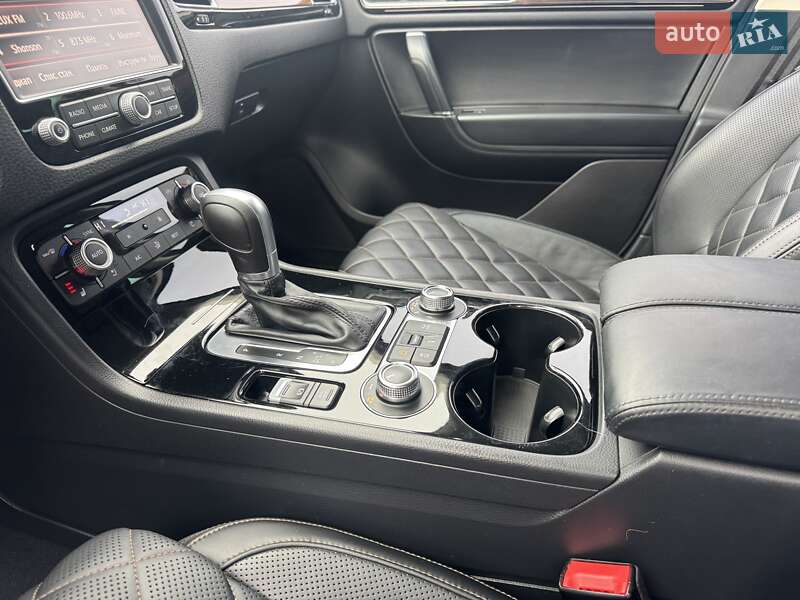 Внедорожник / Кроссовер Volkswagen Touareg 2017 в Тернополе