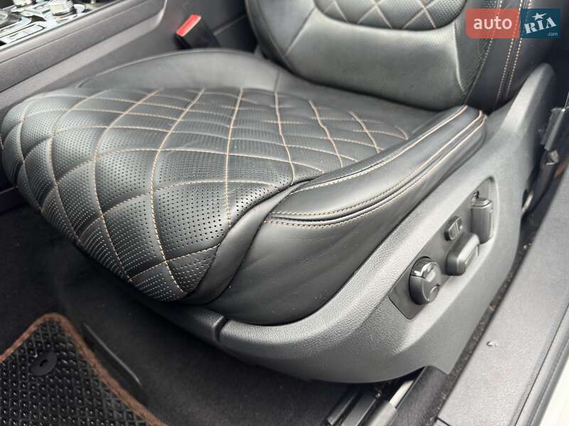 Внедорожник / Кроссовер Volkswagen Touareg 2017 в Тернополе