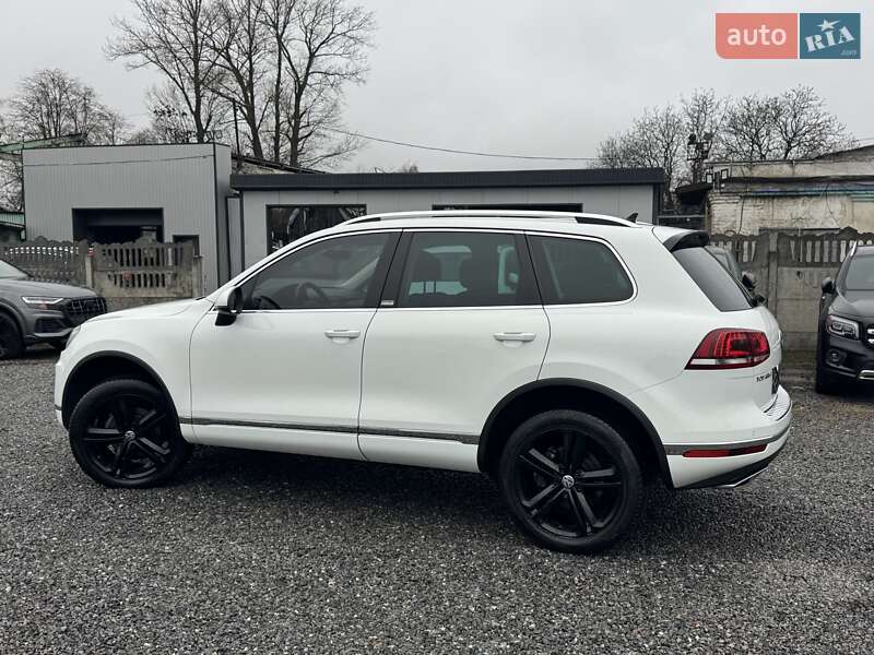 Внедорожник / Кроссовер Volkswagen Touareg 2017 в Тернополе