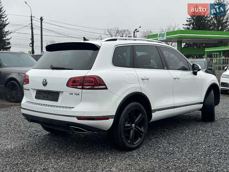 Внедорожник / Кроссовер Volkswagen Touareg 2017 в Тернополе