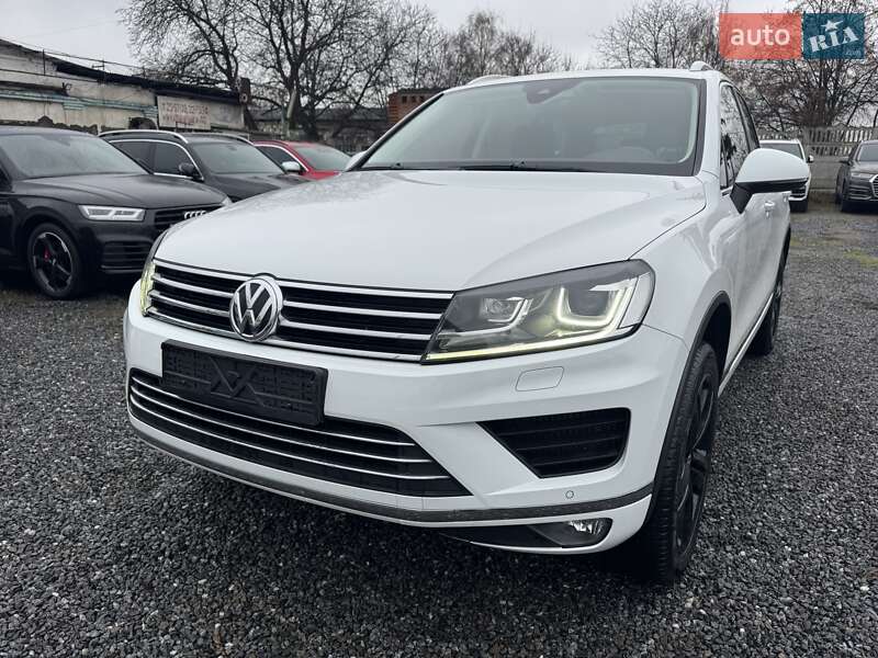 Внедорожник / Кроссовер Volkswagen Touareg 2017 в Тернополе