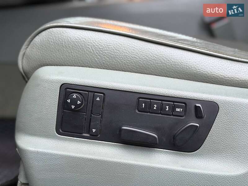 Внедорожник / Кроссовер Volkswagen Touareg 2003 в Запорожье