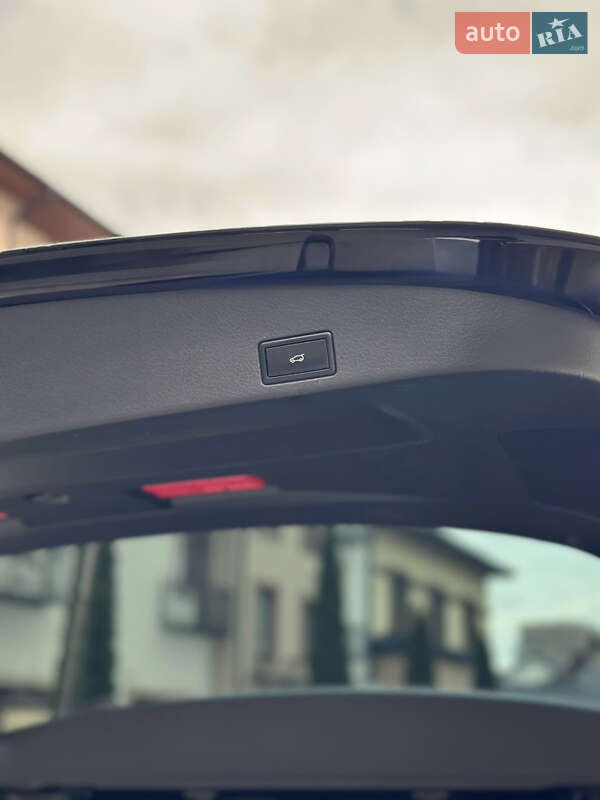 Внедорожник / Кроссовер Volkswagen Touareg 2017 в Львове