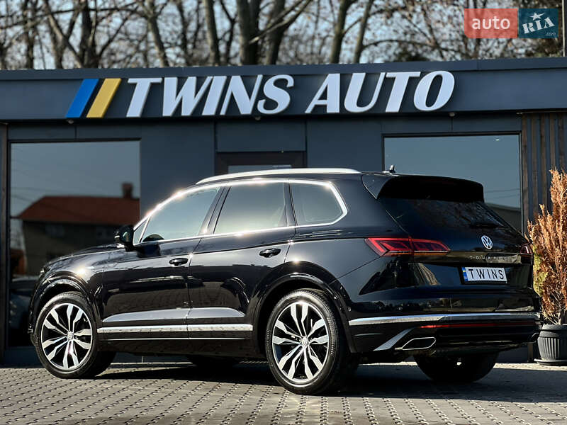 Внедорожник / Кроссовер Volkswagen Touareg 2018 в Одессе