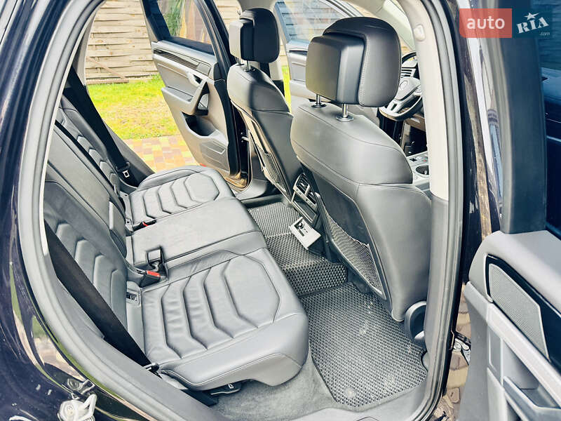 Внедорожник / Кроссовер Volkswagen Touareg 2019 в Киеве