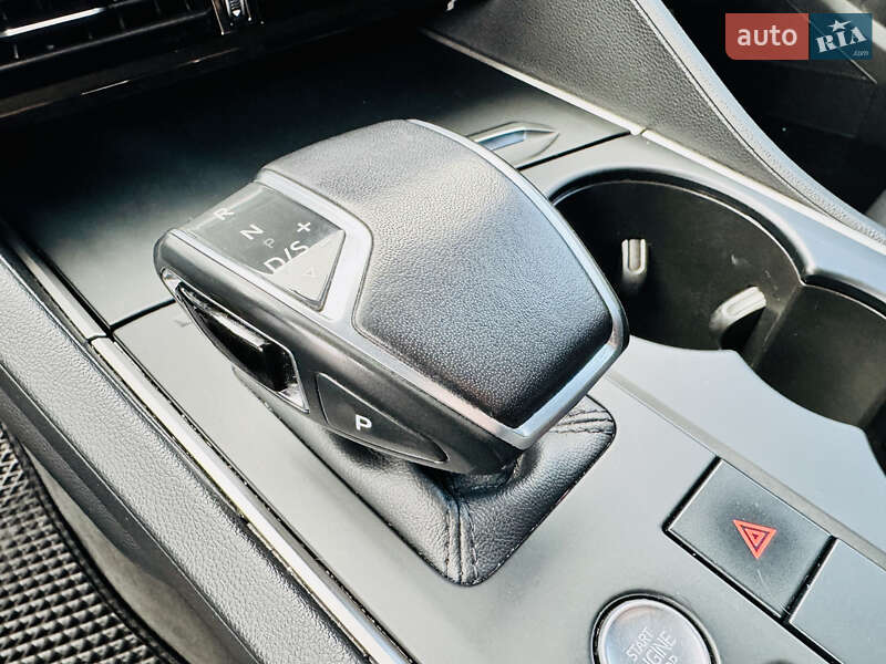 Внедорожник / Кроссовер Volkswagen Touareg 2019 в Киеве