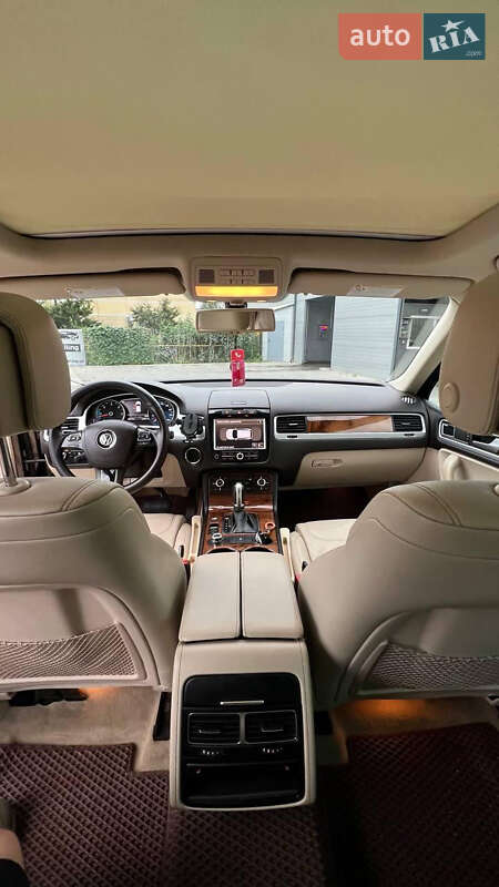 Позашляховик / Кросовер Volkswagen Touareg 2010 в Новоселиці