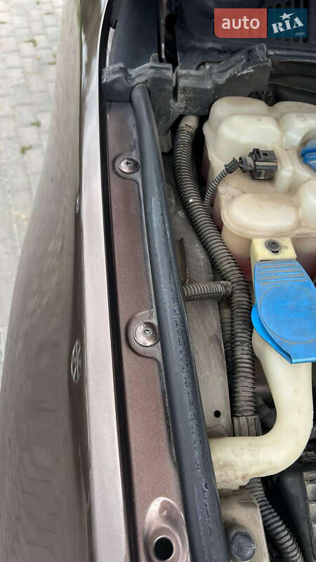 Позашляховик / Кросовер Volkswagen Touareg 2010 в Новоселиці