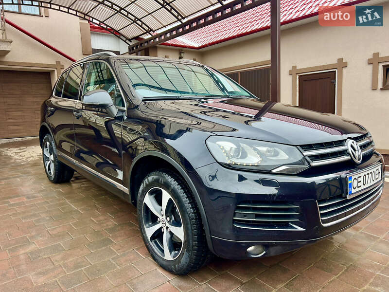 Внедорожник / Кроссовер Volkswagen Touareg 2010 в Черновцах