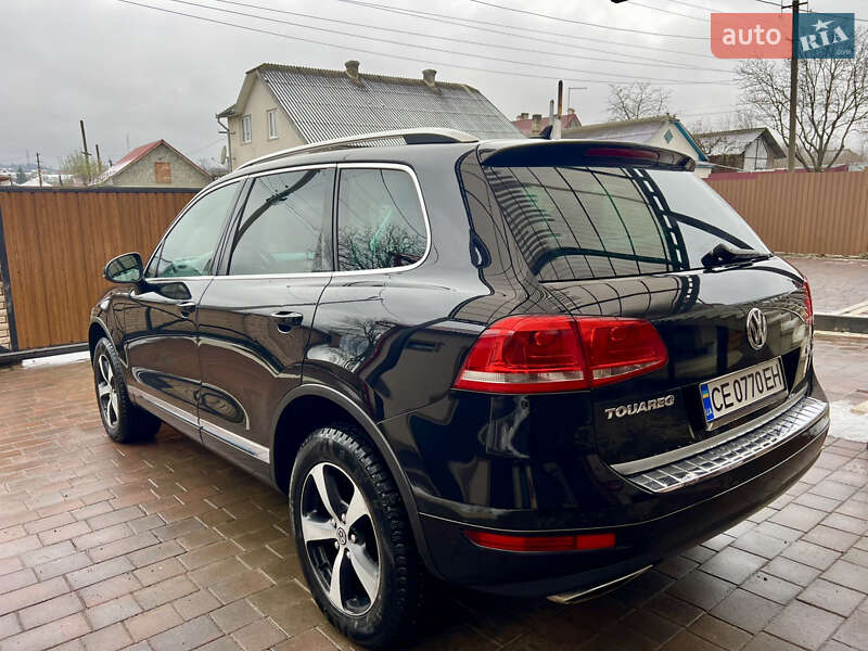 Внедорожник / Кроссовер Volkswagen Touareg 2010 в Черновцах