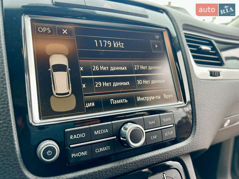 Внедорожник / Кроссовер Volkswagen Touareg 2010 в Черновцах