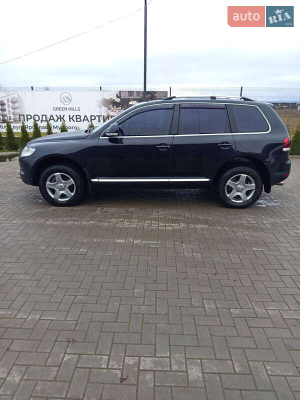 Внедорожник / Кроссовер Volkswagen Touareg 2008 в Тячеве