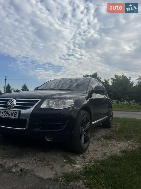 Внедорожник / Кроссовер Volkswagen Touareg 2010 в Шепетовке