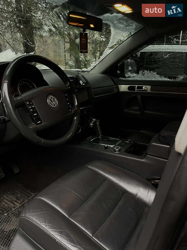 Внедорожник / Кроссовер Volkswagen Touareg 2007 в Ровно