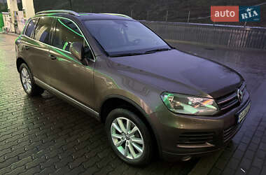 Позашляховик / Кросовер Volkswagen Touareg 2012 в Києві