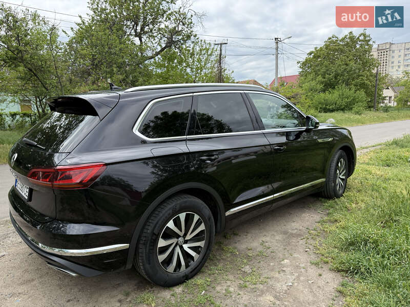 Позашляховик / Кросовер Volkswagen Touareg 2018 в Миколаєві фото 5 Позашляховик / Кросовер Volkswagen Touareg 2018 в Миколаєві