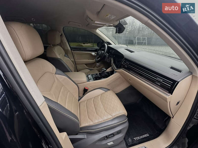Внедорожник / Кроссовер Volkswagen Touareg 2020 в Киеве