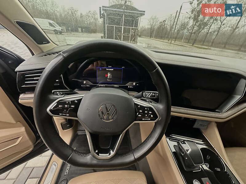 Внедорожник / Кроссовер Volkswagen Touareg 2020 в Киеве
