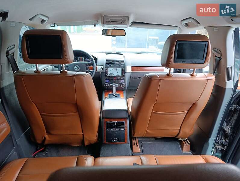 Позашляховик / Кросовер Volkswagen Touareg 2005 в Тячеві