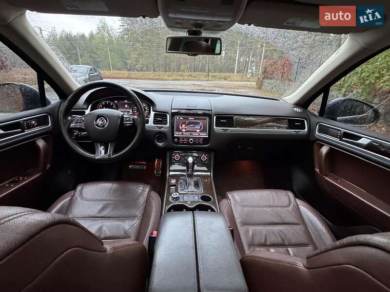 Позашляховик / Кросовер Volkswagen Touareg 2013 в Полтаві